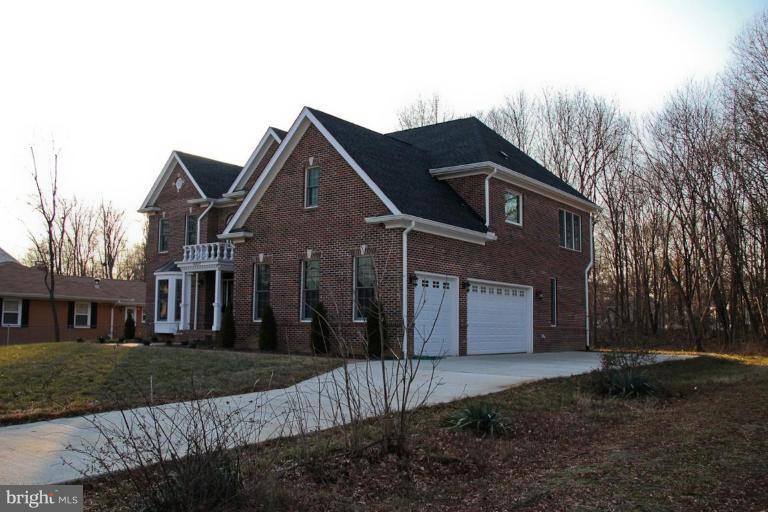 8024 Holland Road Alexandria, VA 22306 - Photo 2 of 17 Exterior #2