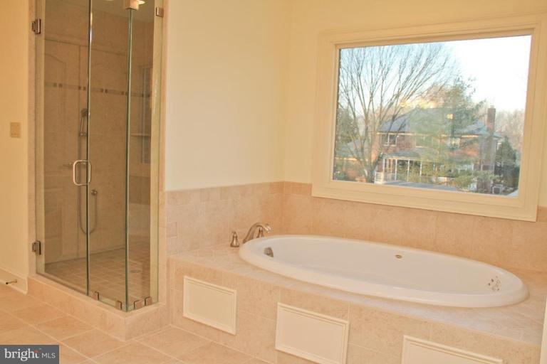 8024 Holland Road Alexandria, VA 22306 - Photo 14 of 17 Master Bath #2