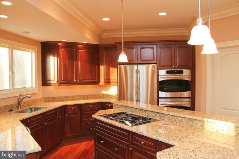 8024 Holland Road Alexandria, VA 22306 - Photo 10 of 17 Kitchen