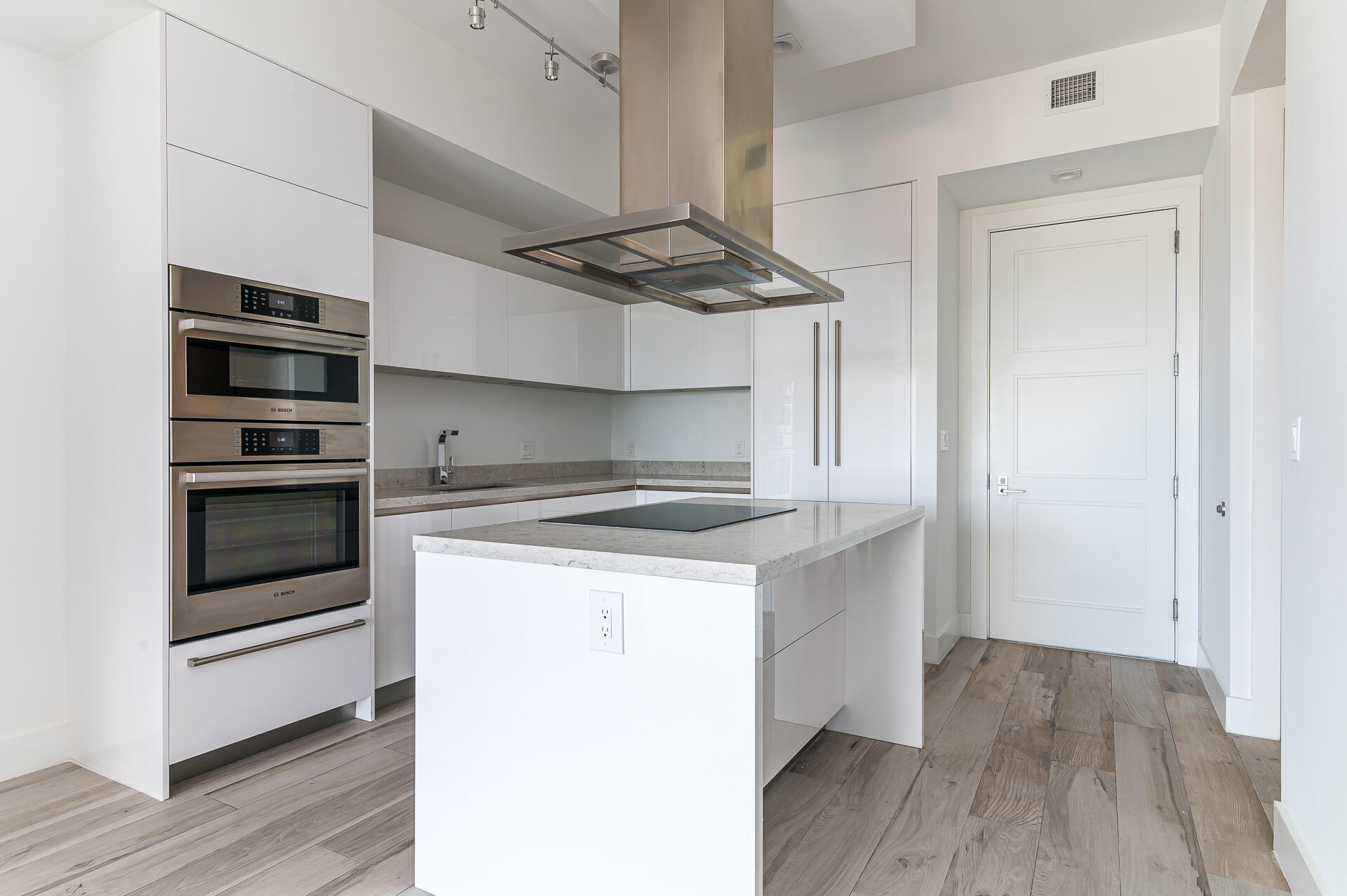 155 East Boca Raton Road, Unit 424 Boca Raton, FL 33432 - Photo 2 of 31 photo-2