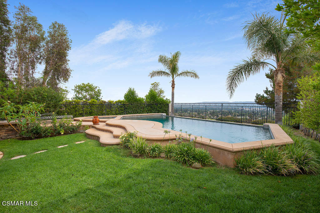 20828 Vercelli Way Porter Ranch, CA 91326 - Photo 2 of 59 20828 Vercelli Way - HsHProd-19.jpeg