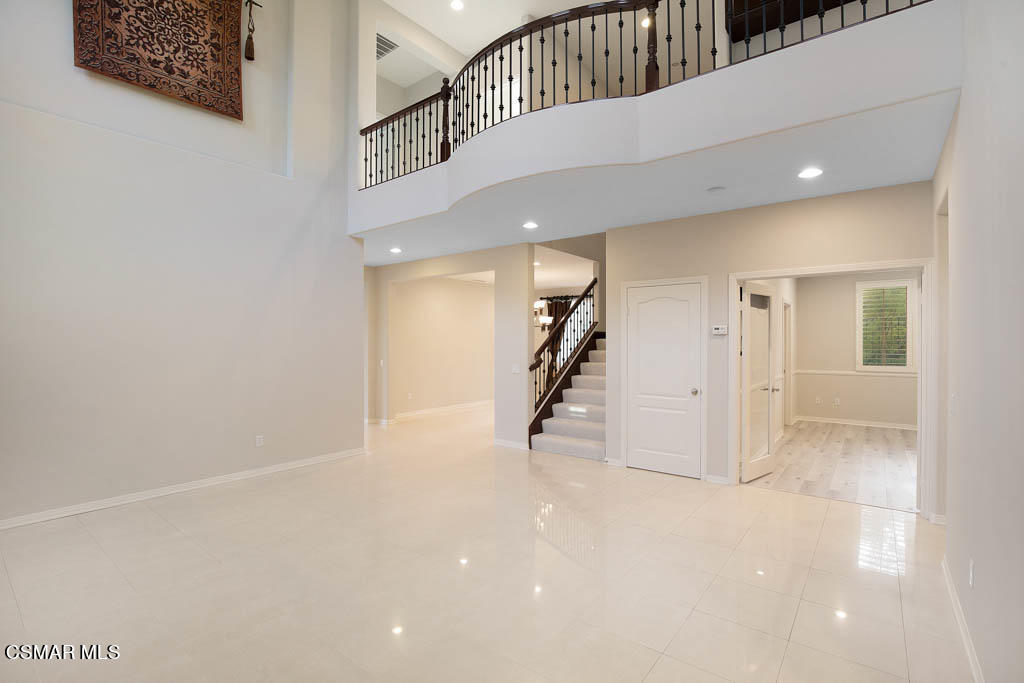 20828 Vercelli Way Porter Ranch, CA 91326 - Photo 13 of 59 20828 Vercelli Way - HsHProd-49.jpeg