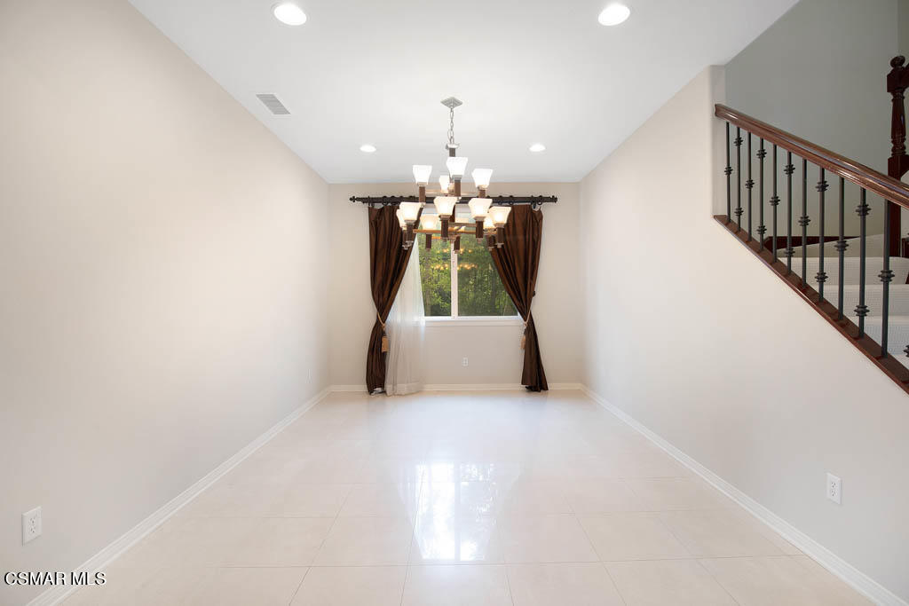 20828 Vercelli Way Porter Ranch, CA 91326 - Photo 14 of 59 20828 Vercelli Way - HsHProd-52.jpeg