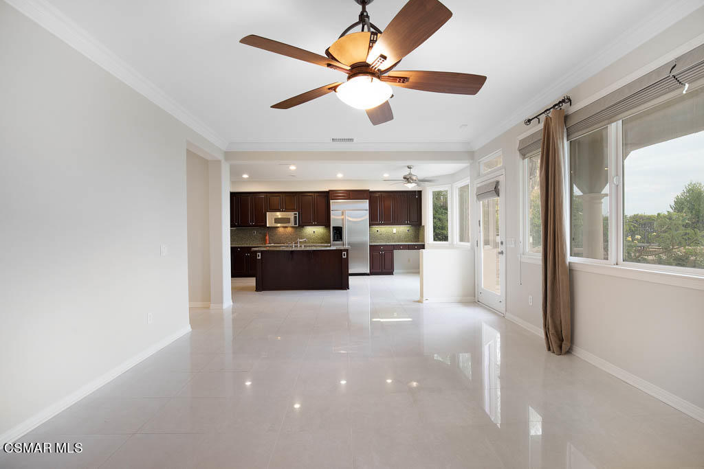 20828 Vercelli Way Porter Ranch, CA 91326 - Photo 17 of 59 20828 Vercelli Way - HsHProd-55.jpeg