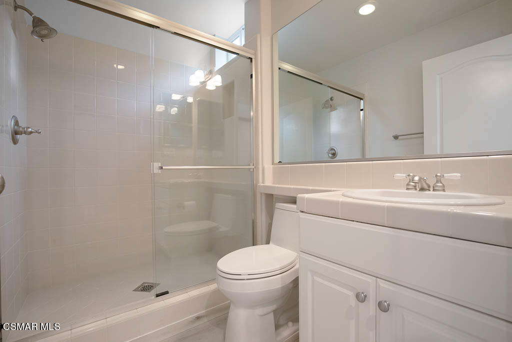 20828 Vercelli Way Porter Ranch, CA 91326 - Photo 26 of 59 20828 Vercelli Way - HsHProd-46.jpeg