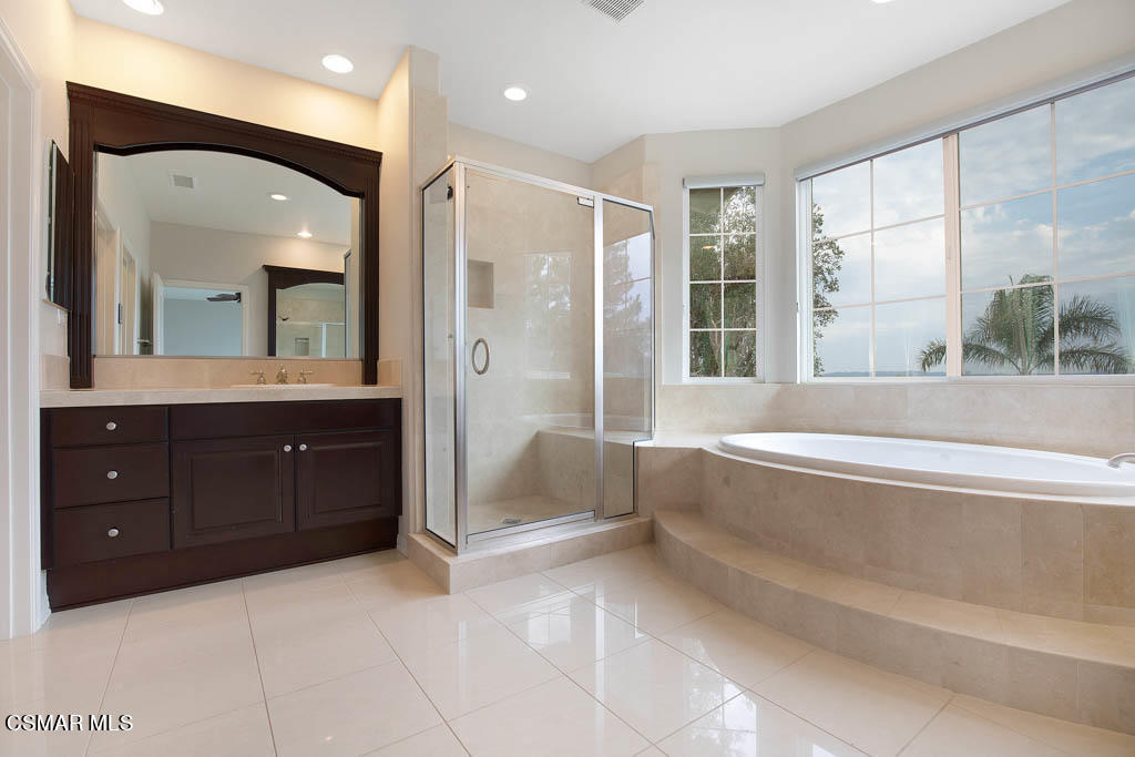 20828 Vercelli Way Porter Ranch, CA 91326 - Photo 31 of 59 20828 Vercelli Way - HsHProd-35.jpeg