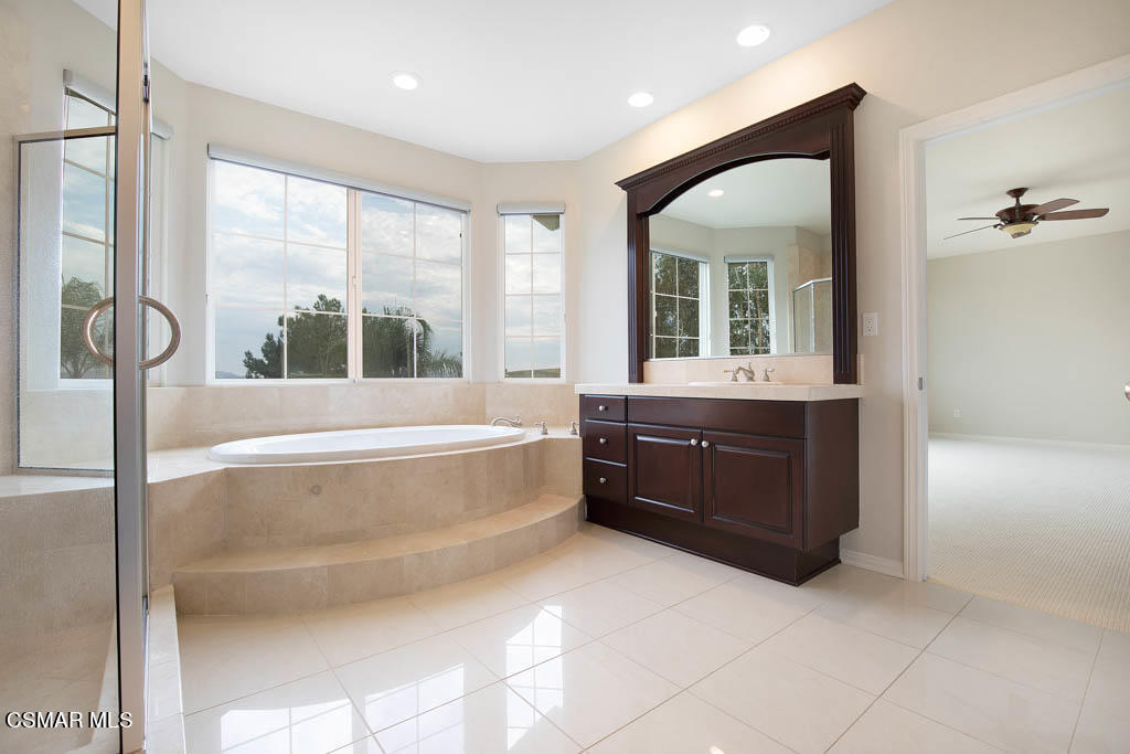 20828 Vercelli Way Porter Ranch, CA 91326 - Photo 32 of 59 20828 Vercelli Way - HsHProd-38.jpeg