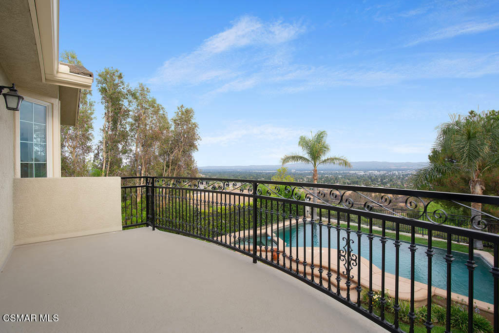 20828 Vercelli Way Porter Ranch, CA 91326 - Photo 34 of 59 20828 Vercelli Way - HsHProd-39.jpeg