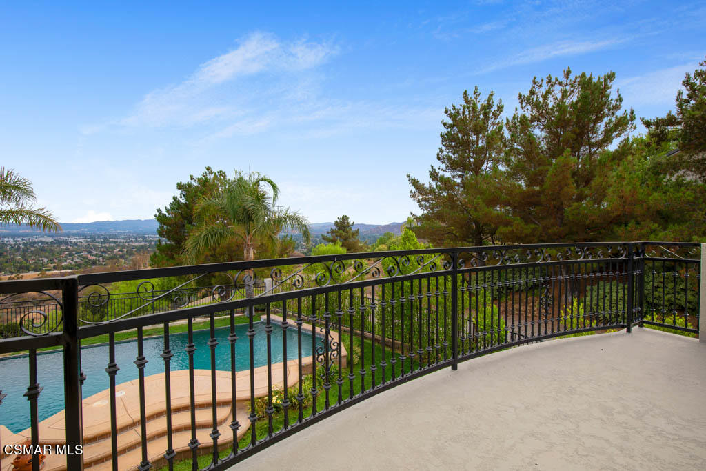 20828 Vercelli Way Porter Ranch, CA 91326 - Photo 35 of 59 20828 Vercelli Way - HsHProd-40.jpeg