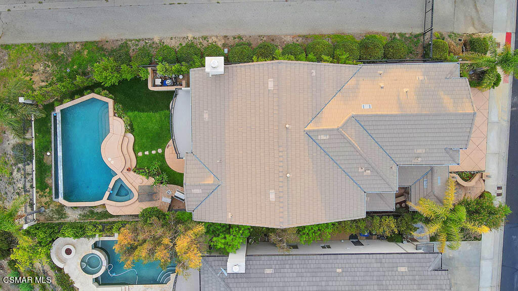 20828 Vercelli Way Porter Ranch, CA 91326 - Photo 54 of 59 20828 Vercelli Way - HsHProd-67.jpeg
