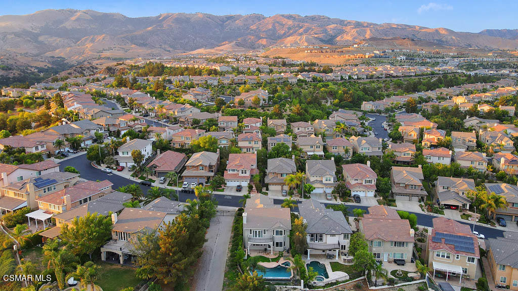20828 Vercelli Way Porter Ranch, CA 91326 - Photo 58 of 59 20828 Vercelli Way - HsHProd-70.jpeg