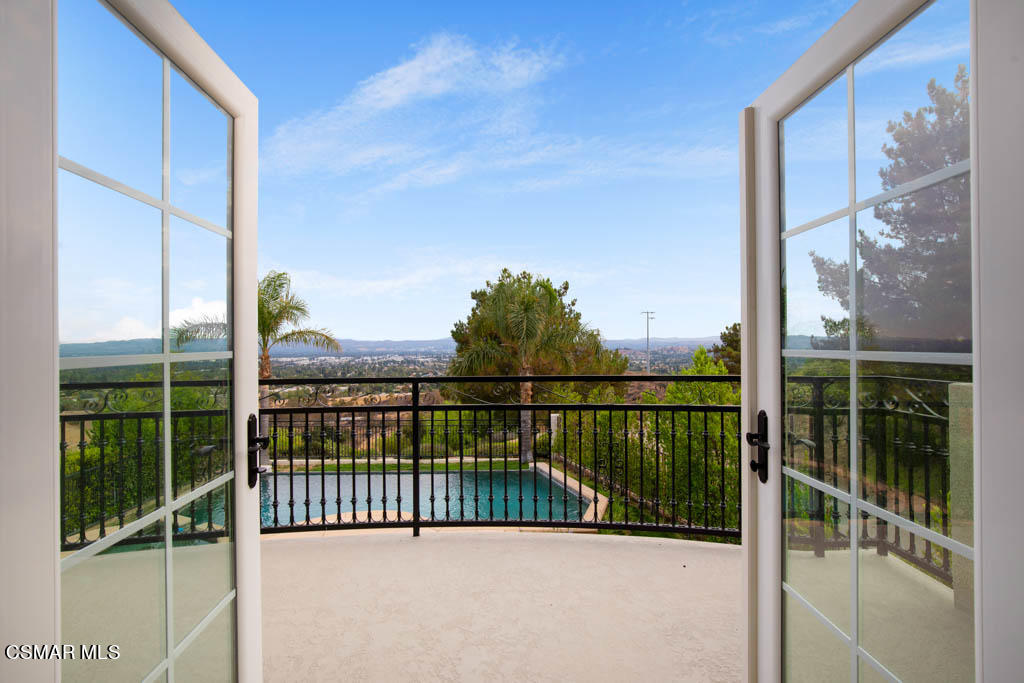 20828 Vercelli Way Porter Ranch, CA 91326 - Photo 7 of 59 20828 Vercelli Way - HsHProd-41.jpeg