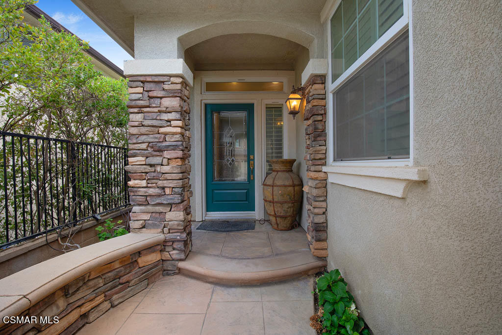 20828 Vercelli Way Porter Ranch, CA 91326 - Photo 10 of 59 20828 Vercelli Way - HsHProd-7.jpeg