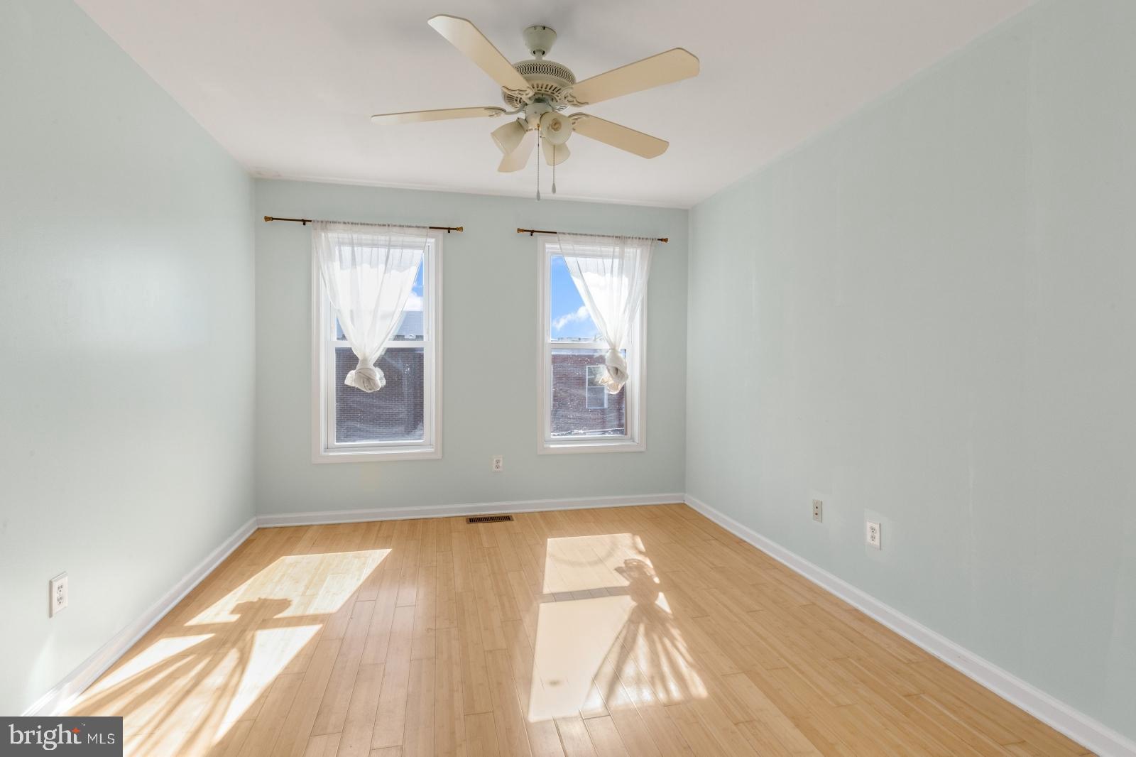 2476 Emerald Street Philadelphia, PA 19125 - Photo 24 of 29