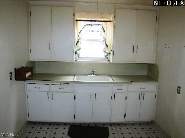1102 Plainfield Road South Euclid, OH 44121 - Photo 7 of 22