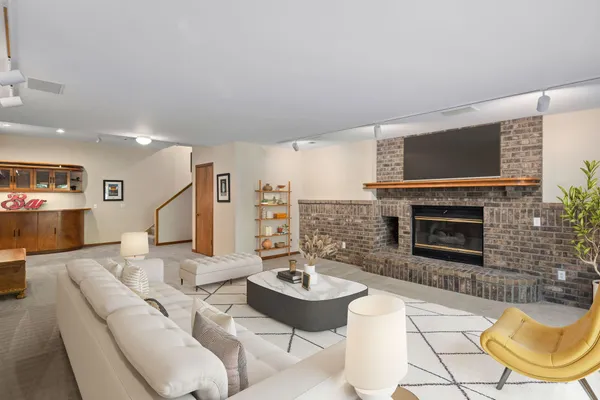 $2,990,000 | 9550 Foxford Road, Chanhassen, MN 55317