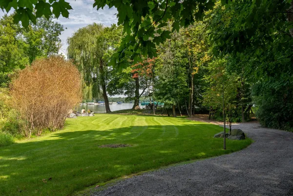 $2,990,000 | 9550 Foxford Road, Chanhassen, MN 55317