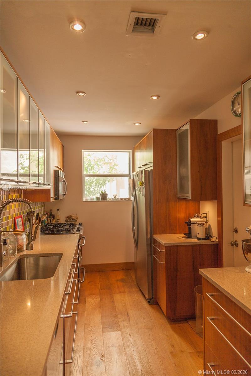 910 Bay Drive, Unit 16 Miami Beach, FL 33141 - Photo 12 of 34