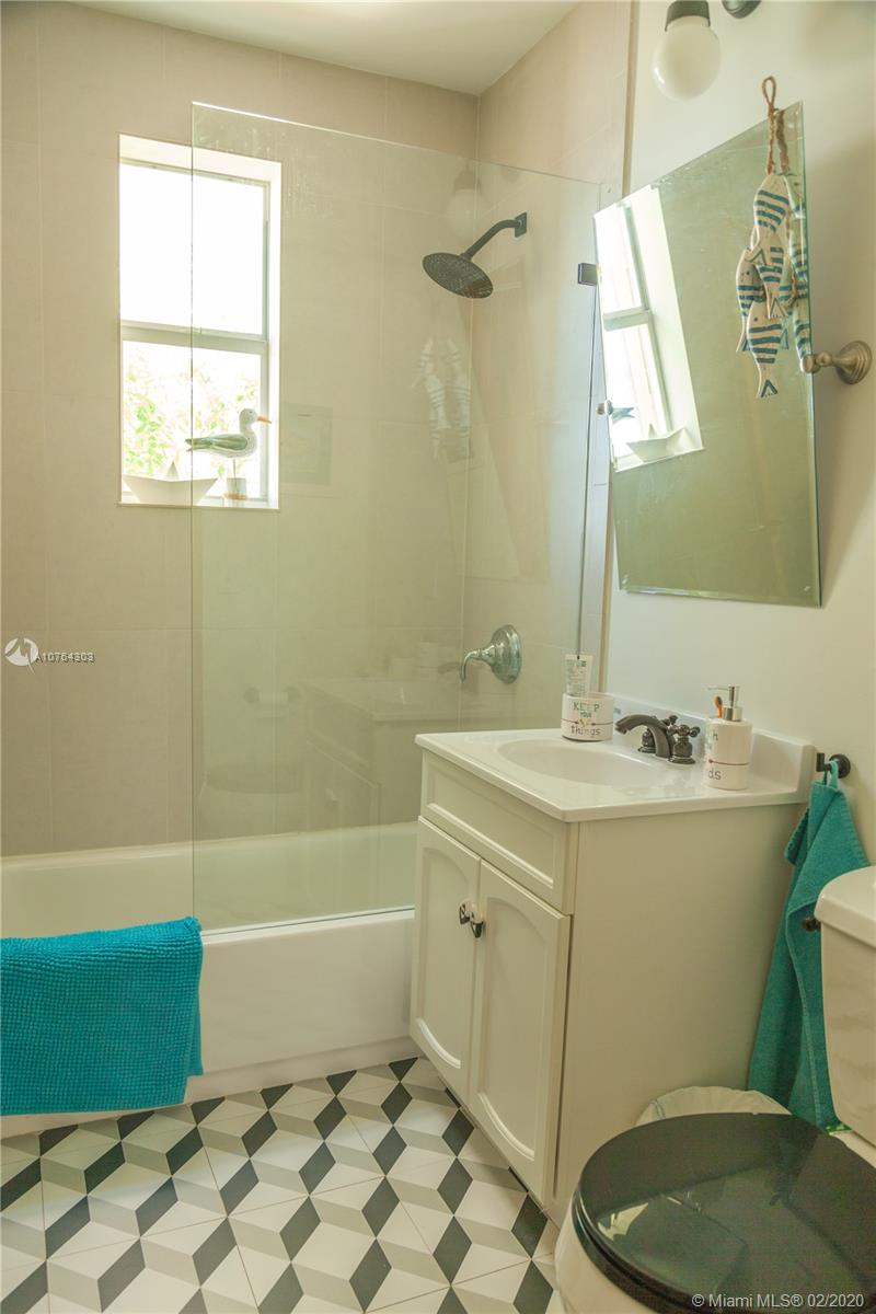 910 Bay Drive, Unit 16 Miami Beach, FL 33141 - Photo 6 of 34