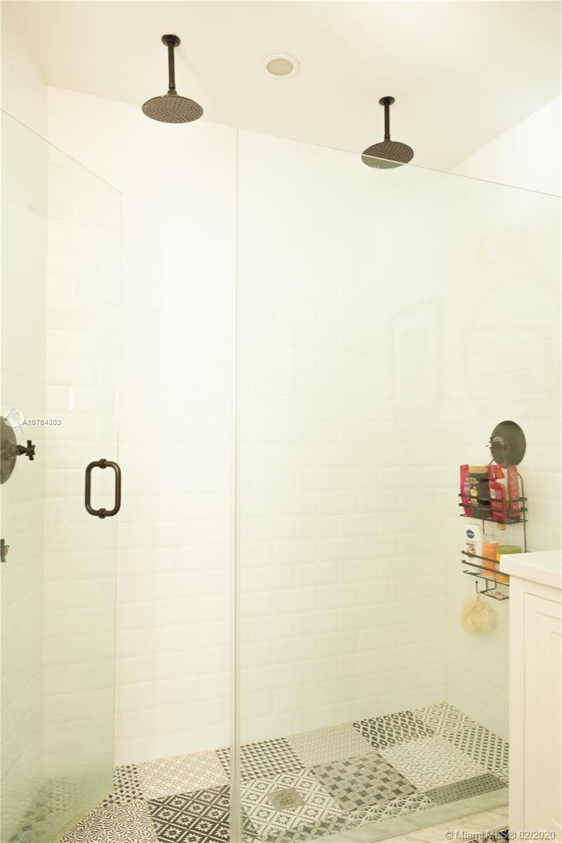 910 Bay Drive, Unit 16 Miami Beach, FL 33141 - Photo 8 of 34