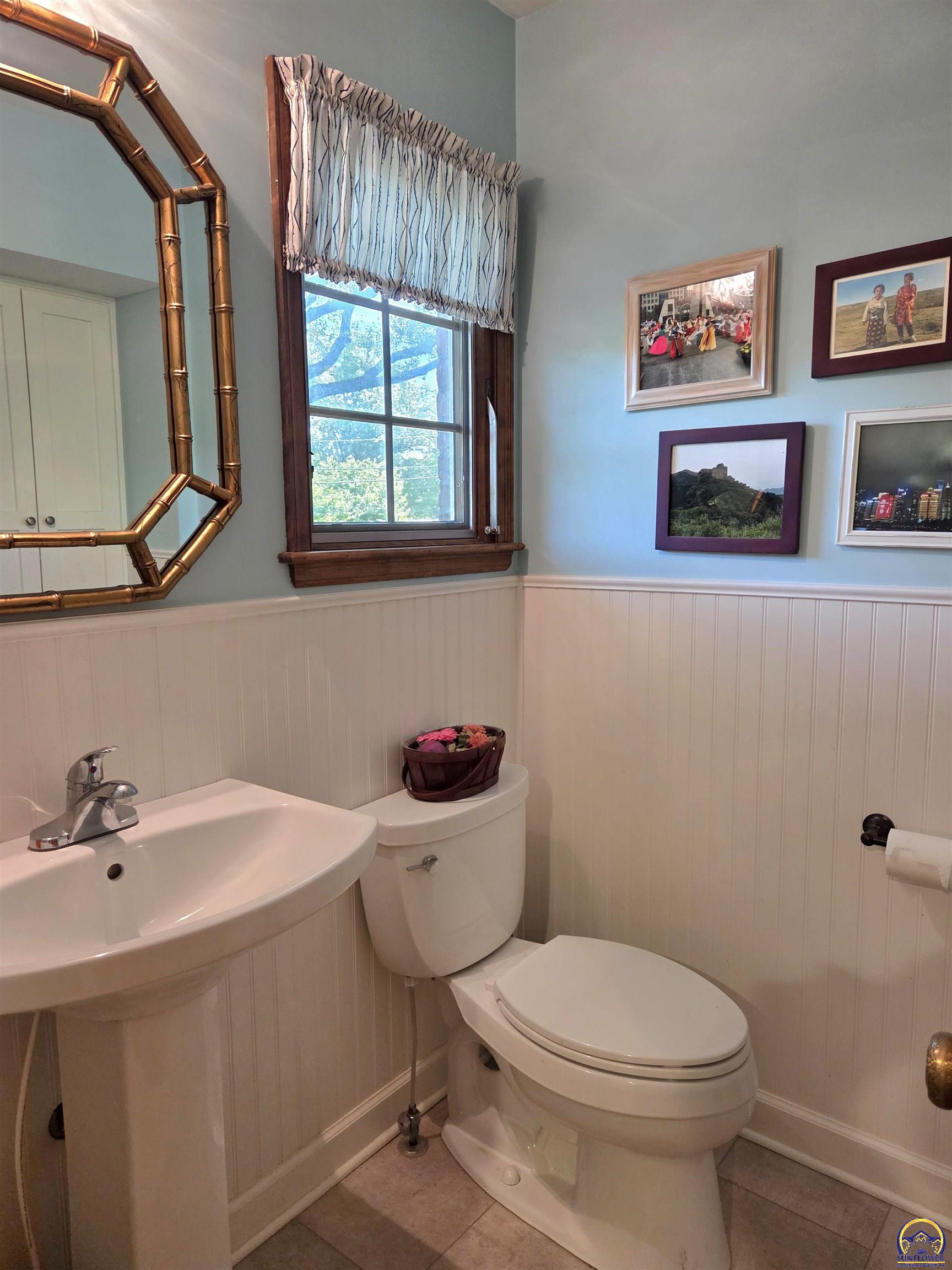 224 Southwest Fairlawn Road Topeka, KS 66606 - Photo 18 of 25
