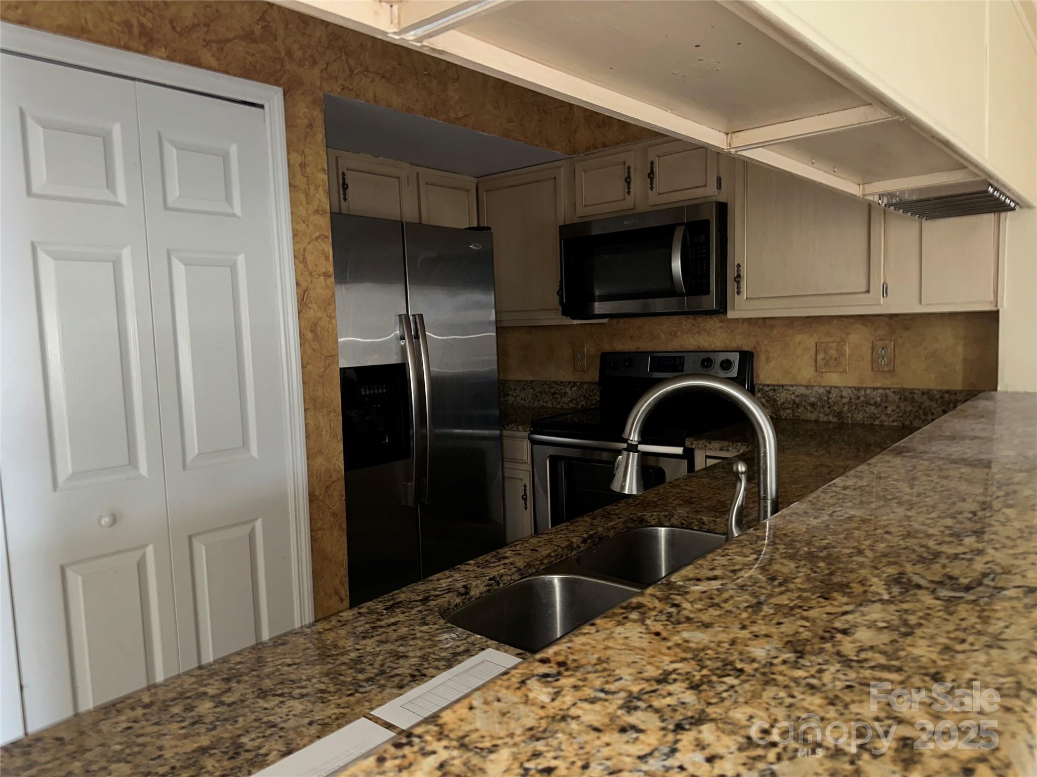 20123 Henderson Road, Unit L Cornelius, NC 28031 - Photo 7 of 19