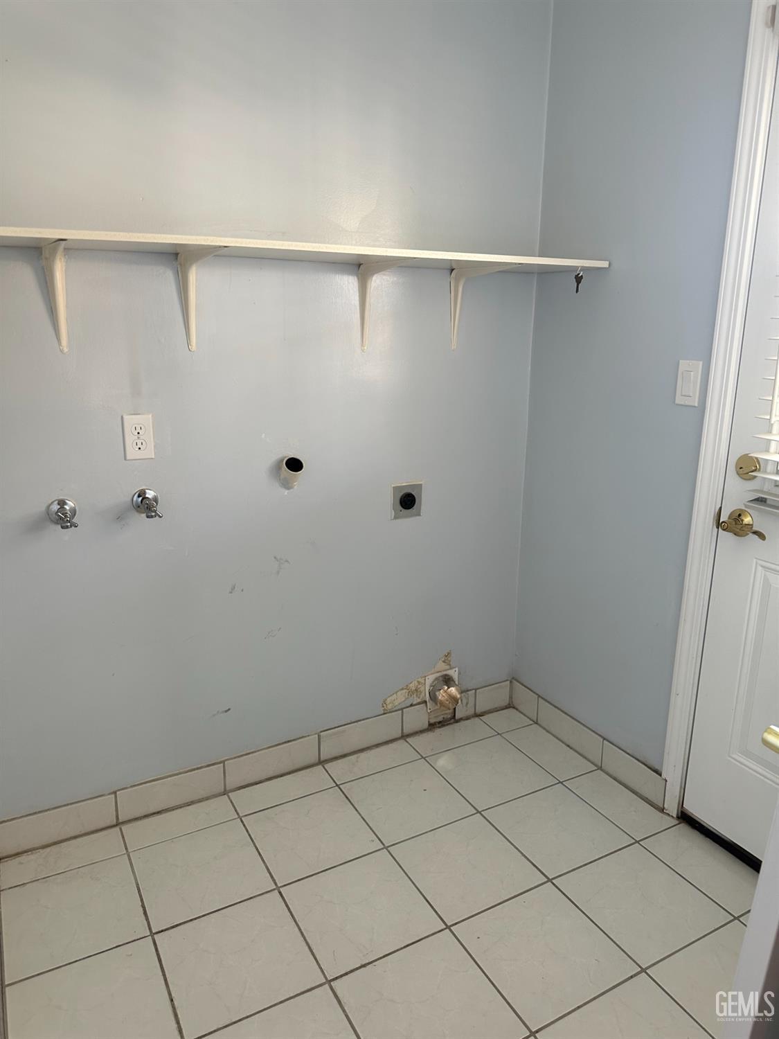 Undisclosed Address Bakersfield, CA 93306 - Photo 10 of 24 a view of small space