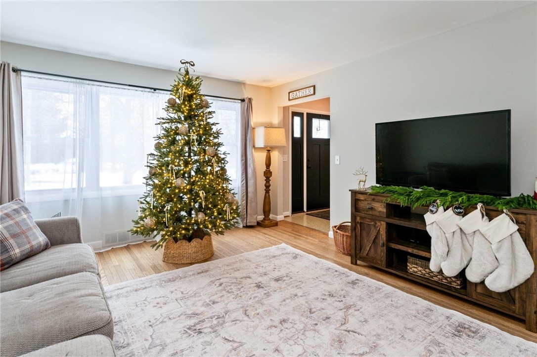 126 High Street Avon, NY 14414 - Photo 4 of 50