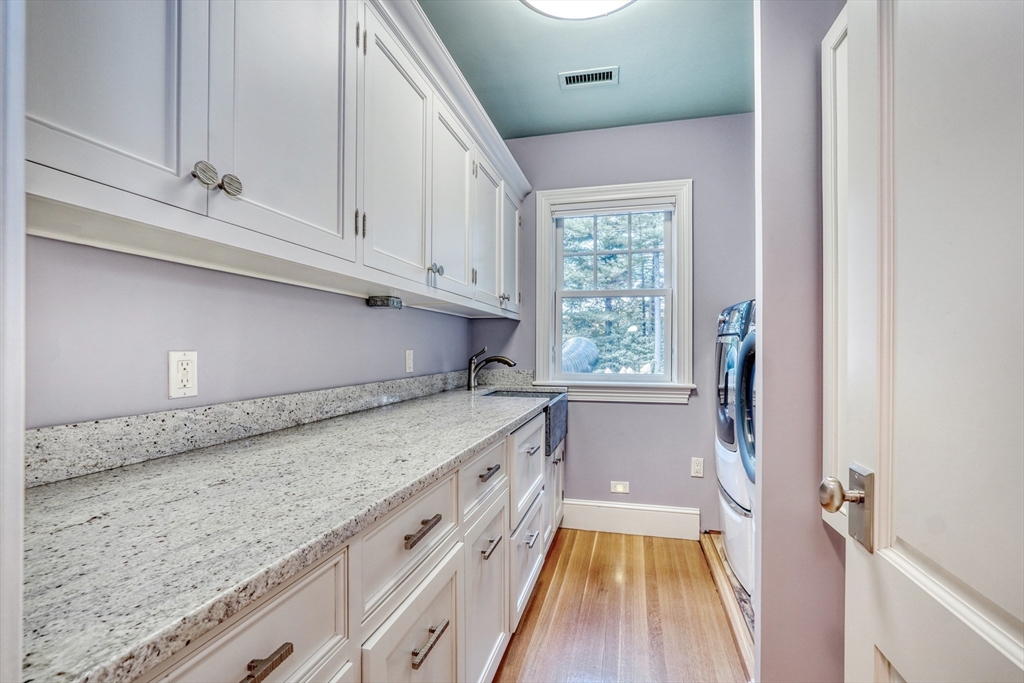 449 Dover Road Westwood, MA 02090 - Photo 19 of 32 Gallery Image 19