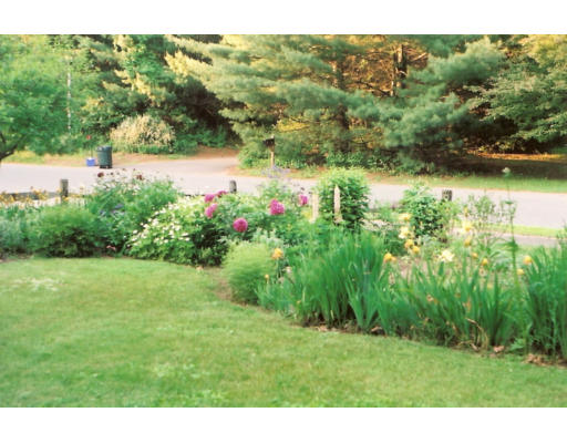 25 Hitching Post Road Amherst, MA 01002 - Photo 15 of 17 Gallery Image 15
