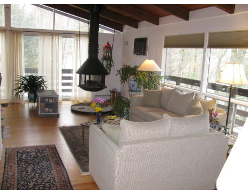 25 Hitching Post Road Amherst, MA 01002 - Photo 3 of 17 Gallery Image 3