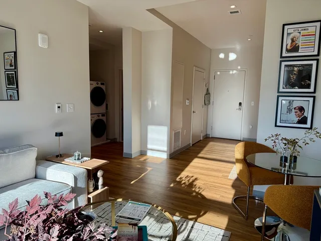 $2,900 | 1170 Tremont Street, Unit 511, Boston, MA 02120