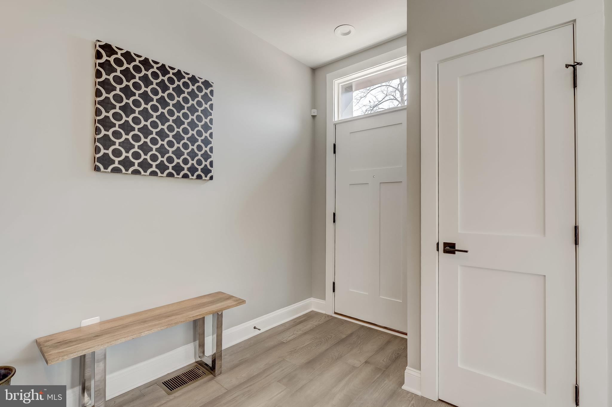 319 R Street Northwest Washington, DC 20001 - Photo 2 of 33 Inviting foyer
