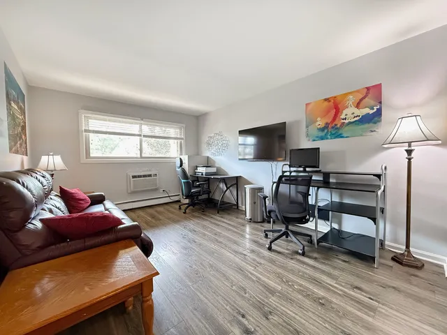 $214,900 | 1313 Rebecca Road, Unit 118, Lombard, IL 60148