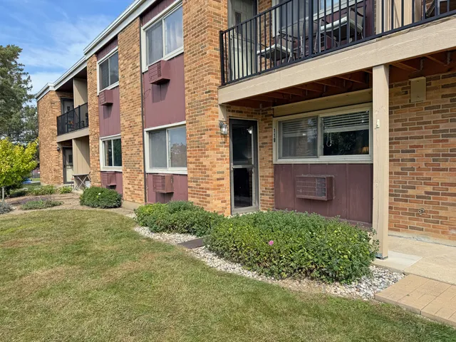 $214,900 | 1313 Rebecca Road, Unit 118, Lombard, IL 60148