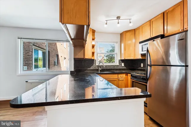 $140,000 | 116 Lee Avenue, Unit 303, Takoma Park, MD 20912