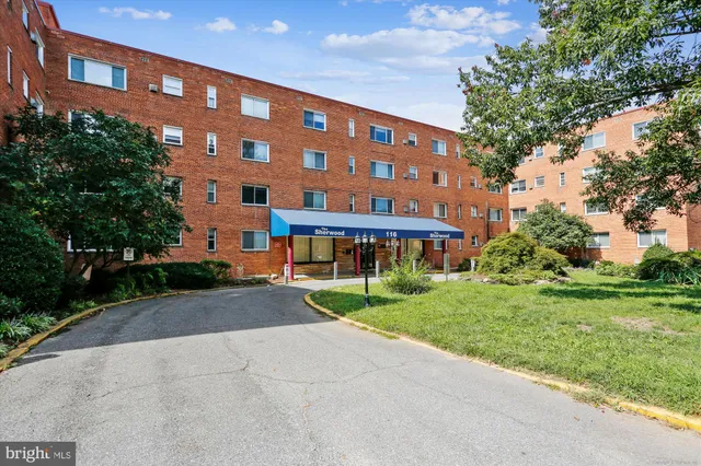 $140,000 | 116 Lee Avenue, Unit 303, Takoma Park, MD 20912