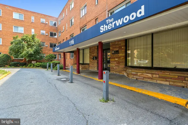 $140,000 | 116 Lee Avenue, Unit 303, Takoma Park, MD 20912