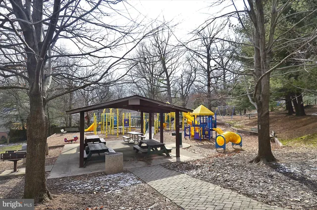 $140,000 | 116 Lee Avenue, Unit 303, Takoma Park, MD 20912