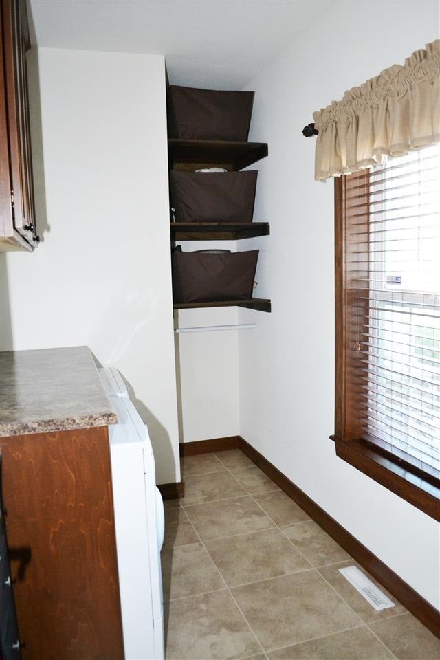 2500 Newcastle Road Marion, IA 52302 - Photo 11 of 23 Gallery Image 11