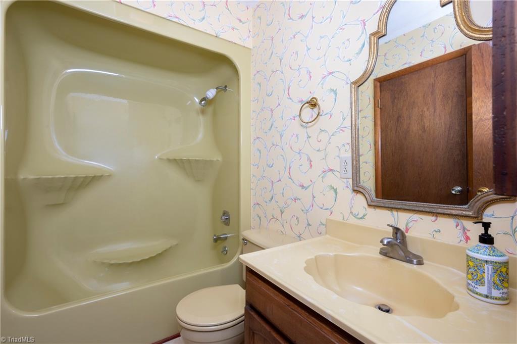 6676 Styers Ferry Road Clemmons, NC 27012 - Photo 20 of 36 Main Level Bath