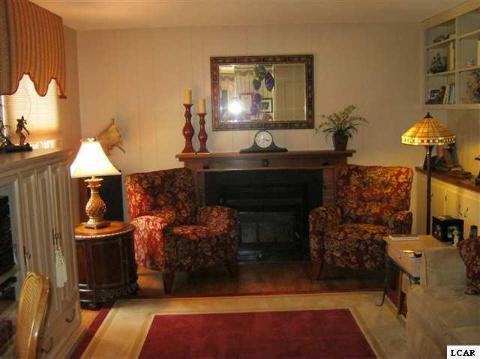 165 Orchard Road Adrian, MI 49221 - Photo 5 of 15 20027240-4.JPG