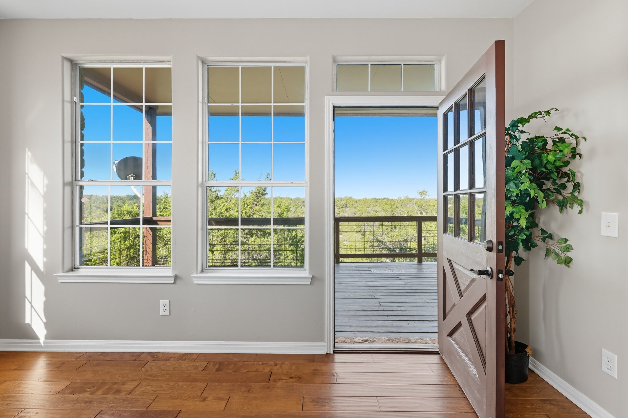 509 Stonegate Lane Dripping Springs, TX 78620 - Photo 4 of 41