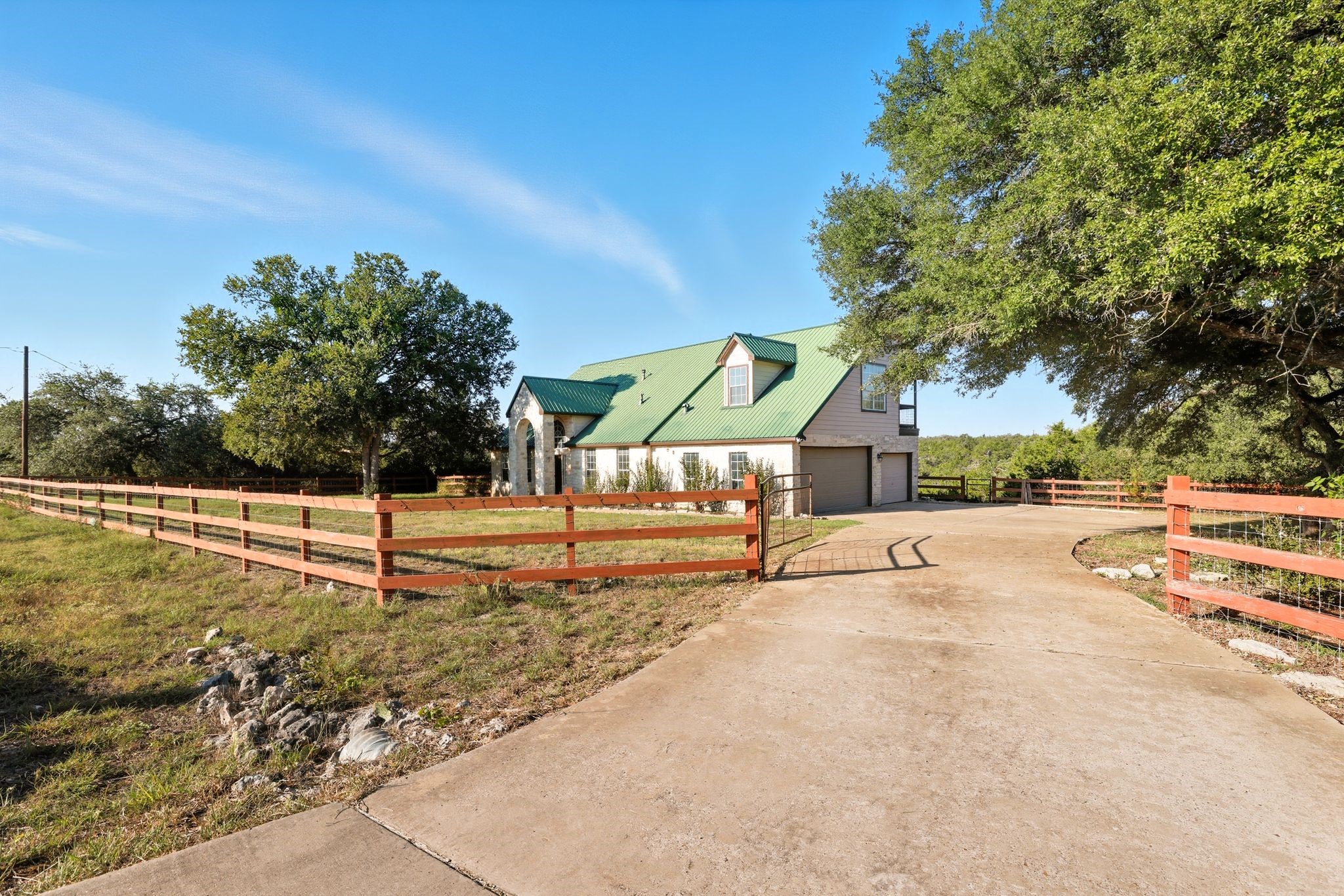 509 Stonegate Lane Dripping Springs, TX 78620 - Photo 8 of 41