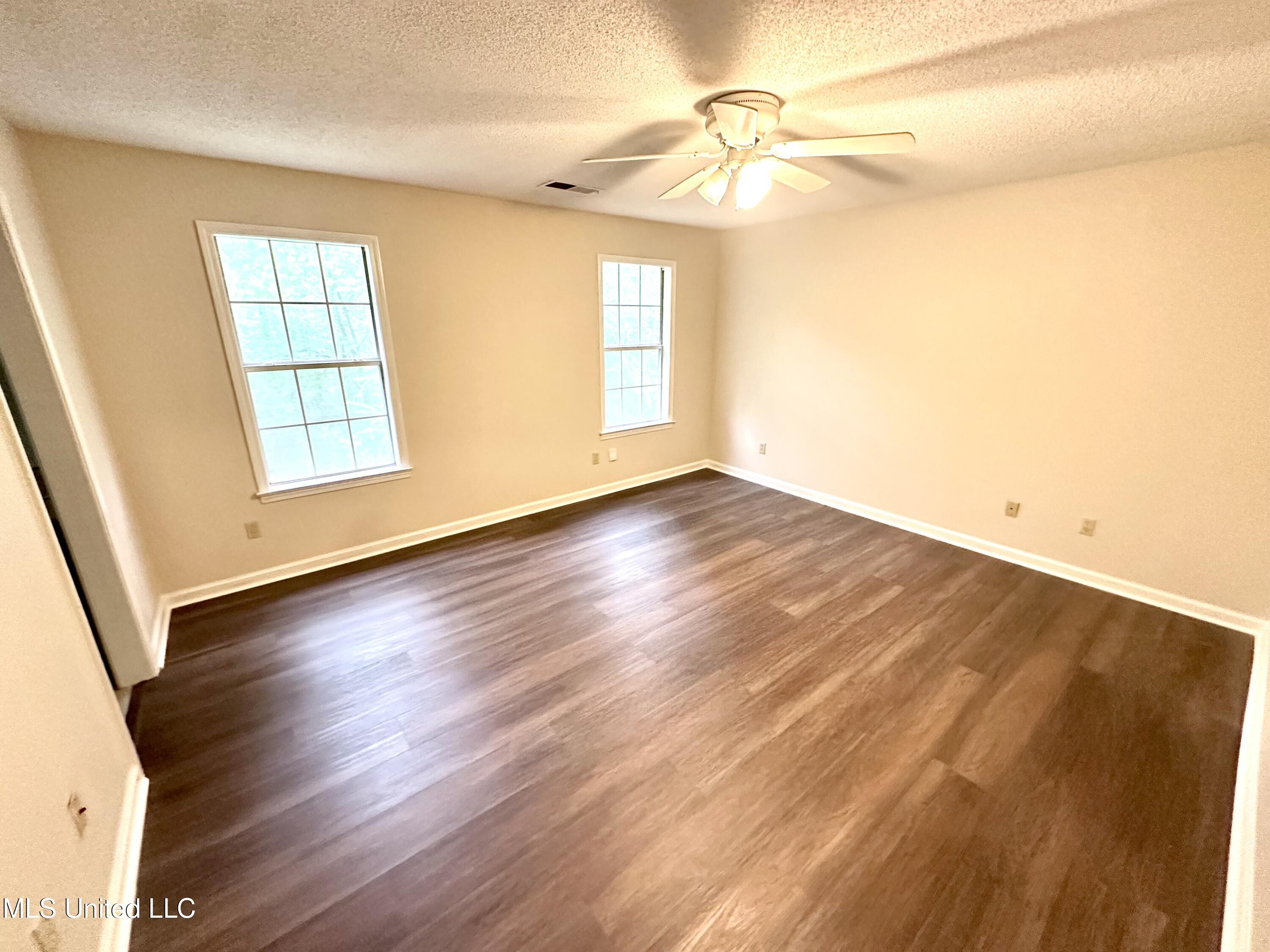 4292 Starlanding Road East Southaven, MS 38672 - Photo 12 of 23 IMG_3795
