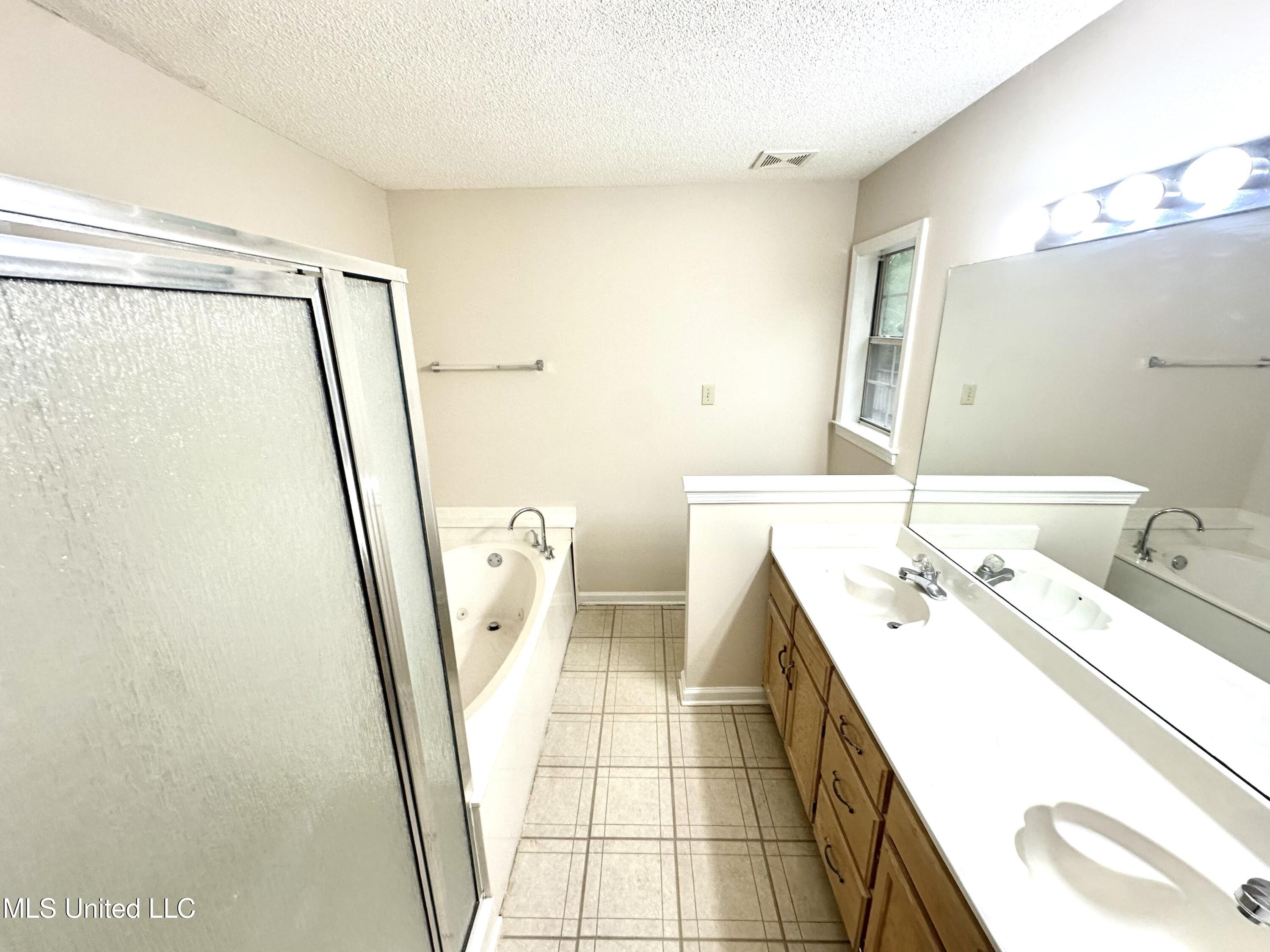 4292 Starlanding Road East Southaven, MS 38672 - Photo 13 of 23 IMG_3797