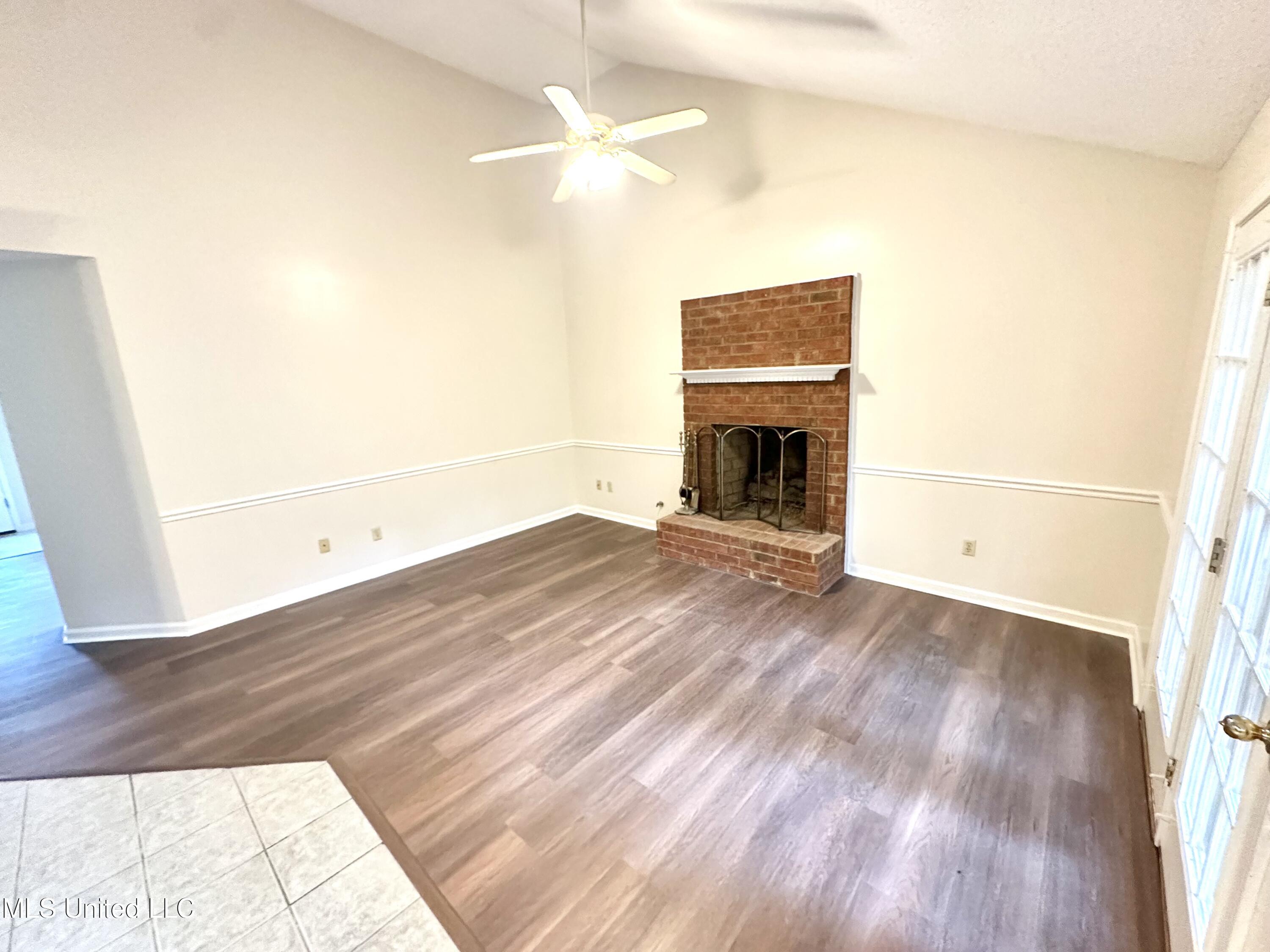 4292 Starlanding Road East Southaven, MS 38672 - Photo 7 of 23 IMG_3805