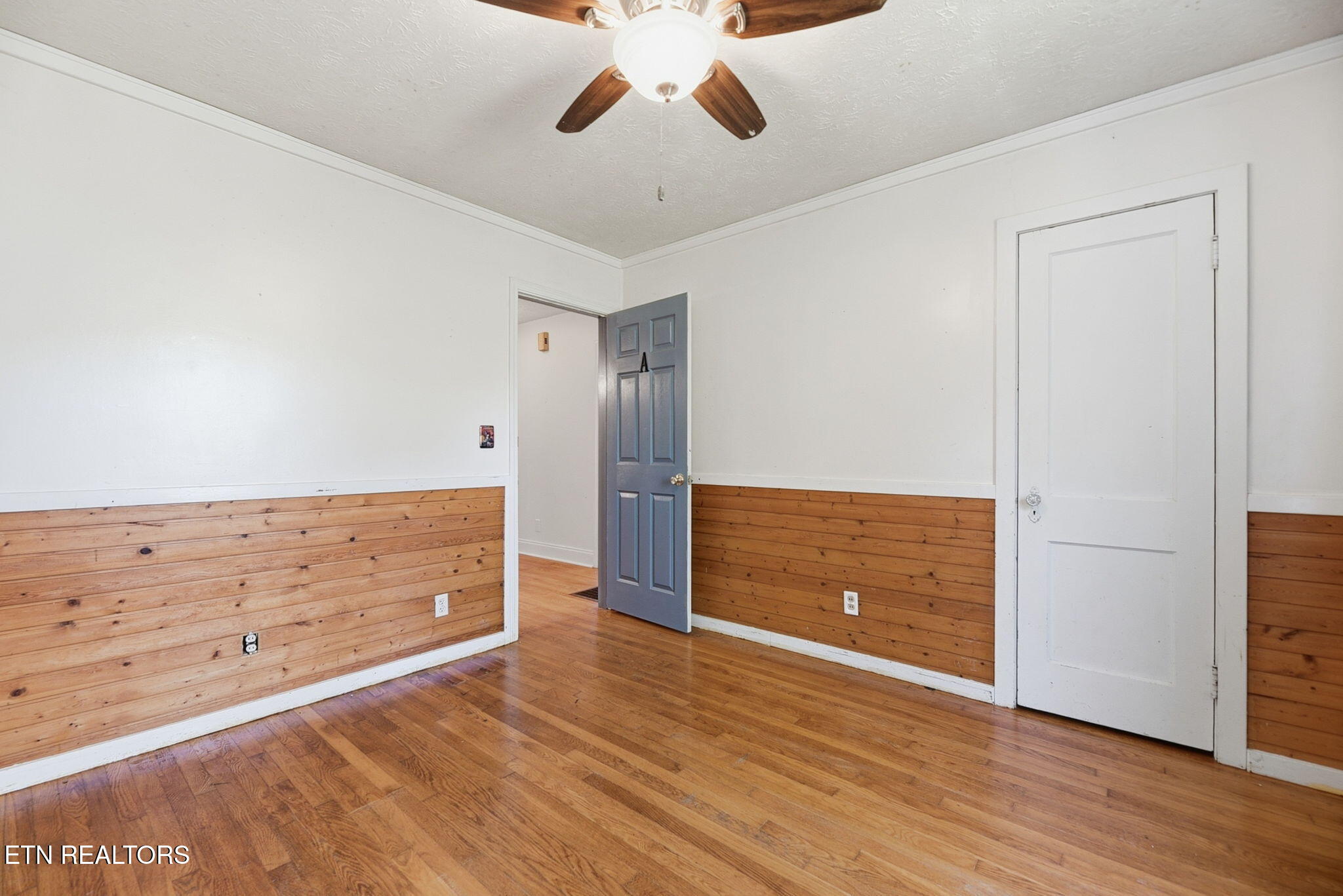 5220 Haynes-Sterchi Road Knoxville, TN 37912 - Photo 27 of 54 Back Bedroom Downstairs