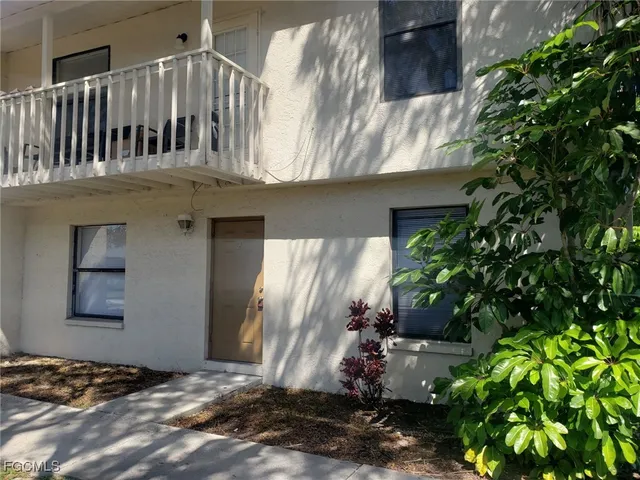 $1,050 | 622 Southeast 13th Court, Unit 2, Cape Coral, FL 33990