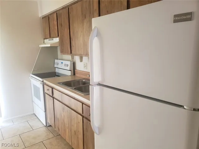 $1,050 | 622 Southeast 13th Court, Unit 2, Cape Coral, FL 33990